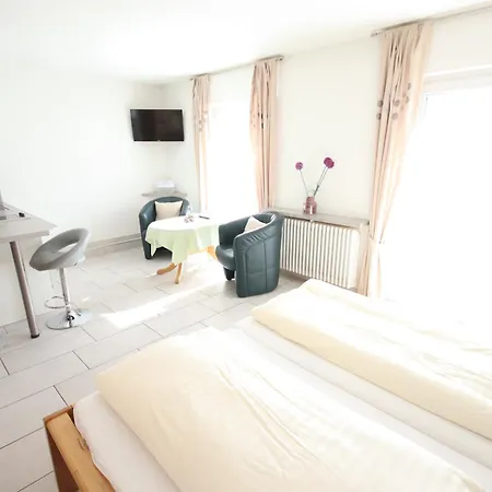 Biedermeier Апартаменты Бад-Кроцинген